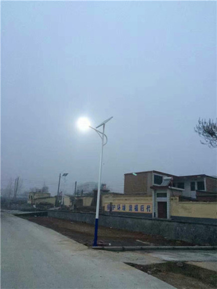 太阳能路灯安装施工