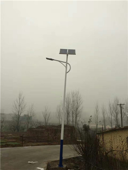 太阳能路灯安装施工